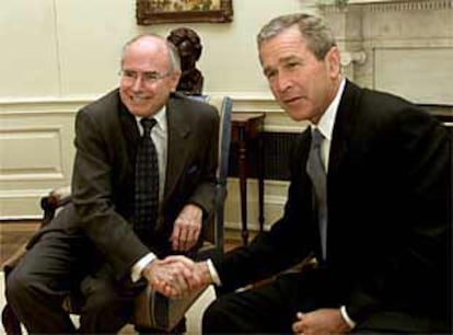El primer ministro australiano, Howard (izquierda), junto al presidente estadounidense, Bush.