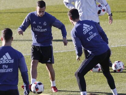 Lucas Vázquez en el entrenamiento antes del encuentro frente al Sevilla.