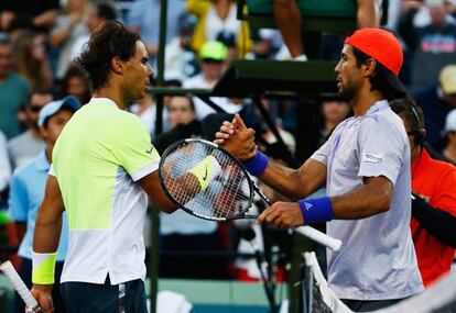 Nadal y Verdasco se saludan al término del partido.