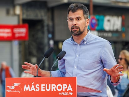 El secretario general del PSOE de Castilla y León, Luis Tudanca, durante un acto electoral celebrado el 29 de mayo por los socialistas en Burgos.