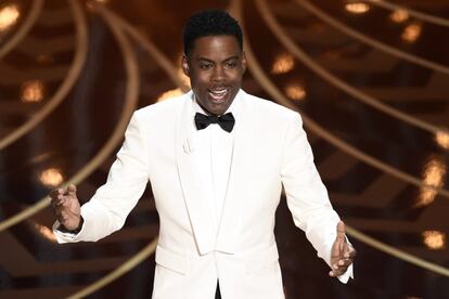 Chris Rock durante su monólogo en la presentación de la 88 edición de la gala de los Oscar.