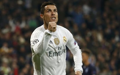 Ronaldo festeja seu quarto gol no jogo.