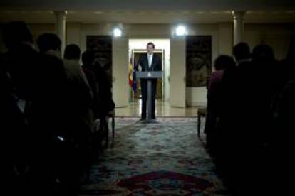 El presidente del Gobierno, Mariano Rajoy, durante la rueda de prensa que ha ofrecido hoy tras presidir la última reunión del Consejo de Ministros de 2012, en la que ha hecho balance de su gestión al frente del Ejecutivo durante el año que ha transcurrido desde su toma de posesión.