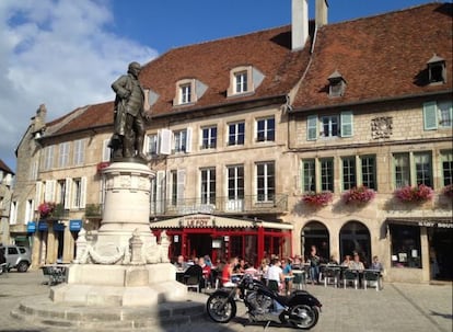 El caf&eacute; Le Foy, en la plaza Diderot. 