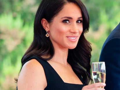 Meghan Markle durante la fiesta en la Embajada Británica en la que, al parecer, opinó sobre el aborto.