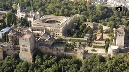 Imagen a&eacute;rea de la Alhambra que figura en el v&iacute;deo del ISIS, cuyo logo est&aacute; arriba a la derecha.