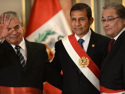 El presidente de Per&uacute; junto al primer ministro C&eacute;sar Villanueva y Walter Alb&aacute;n. 