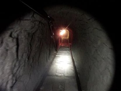 Interior del t&uacute;nel descubierto entre Tijuana y San Diego.