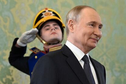 El presidente ruso, Vladímir Putin, recibió en el Kremlin al primer ministro de Malasia este miércoles.