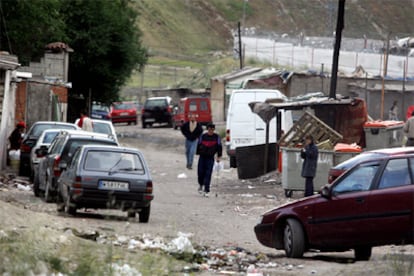 En este lugar de miseria se generan grandes beneficios. Según los datos de las últimas operaciones policiales en Las Barranquillas, los beneficios diarios de este mercado de la droga ascendían a unos 18.000 euros diarios. Una cifra sobrecogedora.