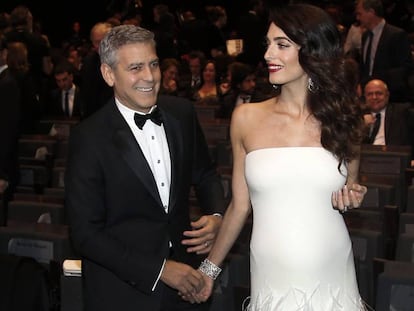 El actor George Clooney y su esposa, Amal Clooney, en la 42&ordm; ceremonia de los Cesar Film Awards. 