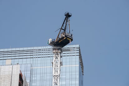 A construction crane in the Midtown area of Manhattan after it partially collapsed, as seen from 41st Street in New York, USA, 26 July 2023