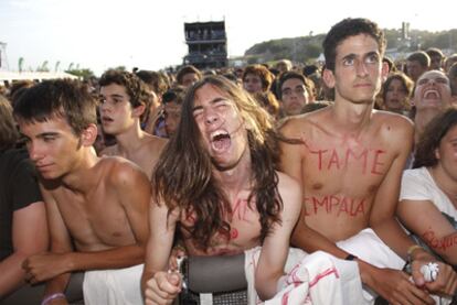 Asistentes al concierto, el sábado por la tarde, de Tame Impala en el FIB.