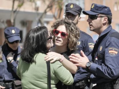 Vecinos de la corrala La Utop&iacute;a desalojados el domingo 6 de abril.