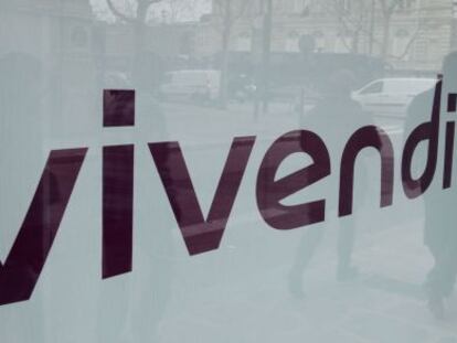 Logotipo de Vivendi en sede en Par&iacute;s.