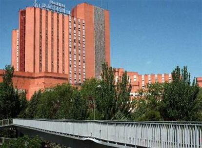 El hospital madrileño 12 de Octubre, donde ha habido un brote de <i>Acinetobacter baumanii.</i>