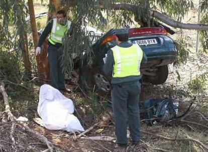 Accidente ayer en la A-497 a la altura de Punta Umbría (Huelva), con un joven de 26 años muerto y su acompañante, una mujer, herida grave.