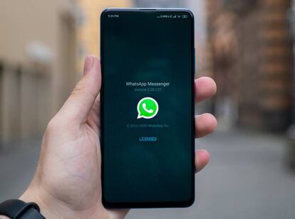 WhatsApp en un smartphone Android.