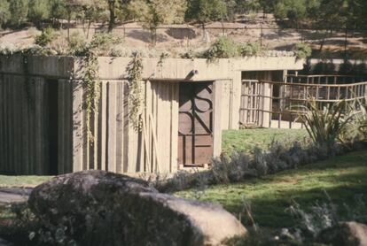 El espacio dedicado a los bisontes en el momento de su construcción. Hoy, las paredes se han alisado y pintado de verde. |