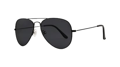 Gafas de sol polarizadas sobre fondo blanco.