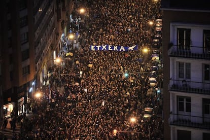 Decenas de miles de personas exigieron el fin de la dispersión de los presos de ETA, en Bilbao.