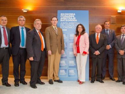 Representantes institucionales con la nueva Junta Arbitral