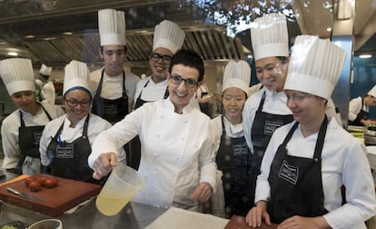 Carme Ruscalleda cierra el Sant Pau, su restaurante con tres estrellas Michelin (en la imagen). El 27 de octubre, tras 30 anos, se despediran con el servicio de cena.