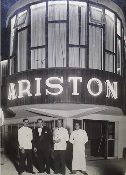 Trabajadores del parador en la década de los sesenta. Época de esplendor del Ariston.