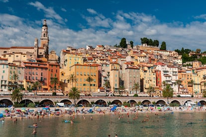 Las playas de Sablettes, en Menton, en la Costa Azul (Francia).