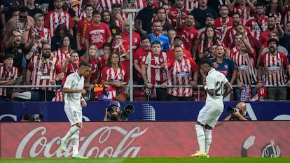 Rodrygo y Vinicius bailan para celebrar el gol del primero ante el Atlético de Madrid.