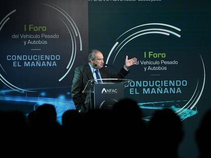 El ministro de Industria, Jordi Hereu, durante su intervención en el acto de inauguración del I Foro ANFAC del Vehículo Pesado y Autobús que tuvo lugar en abril en Madrid.
