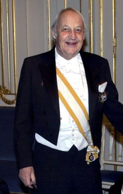 Knut Ahnlund, en una ceremonia de la Academia Sueca, en 2002.