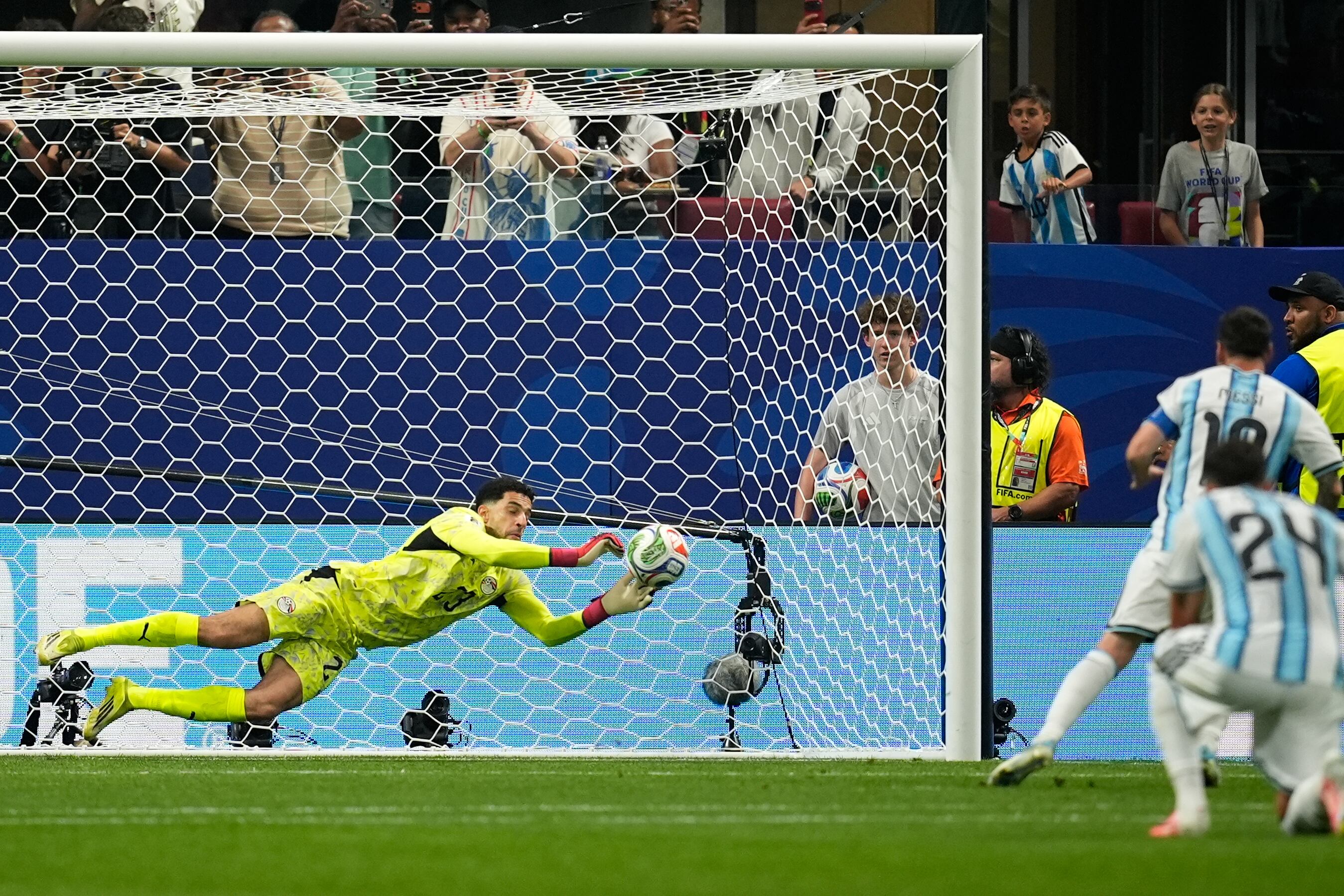 Argentina - Egipto, el partido de octavos de final del Mundial en directo | Messi falla el penalti del empate
