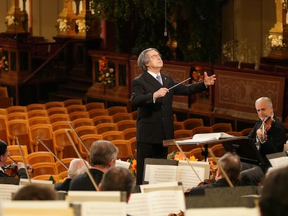 Riccardo Muti, al frente de la Filarmónica de Viena en el concierto de Año Nuevo de 2021.