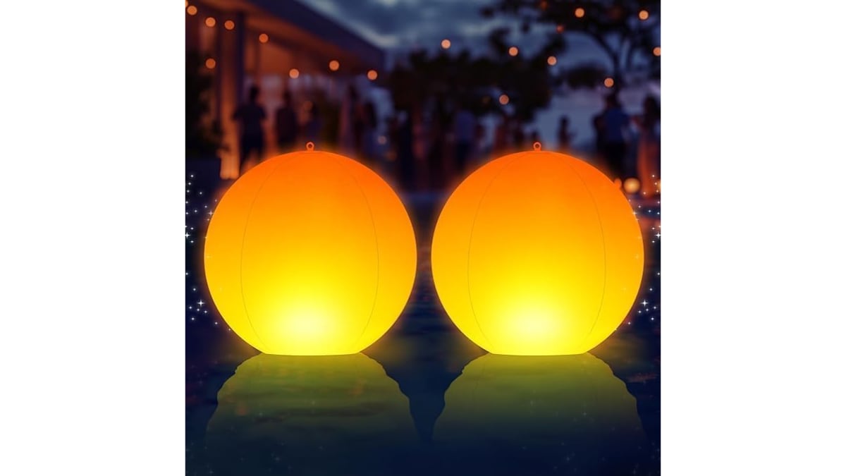 Luces solares flotantes para piscinas​.