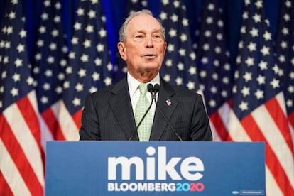 El precandidato presidencial Michael Bloomberg, dueño de la agencia Bloomberg.