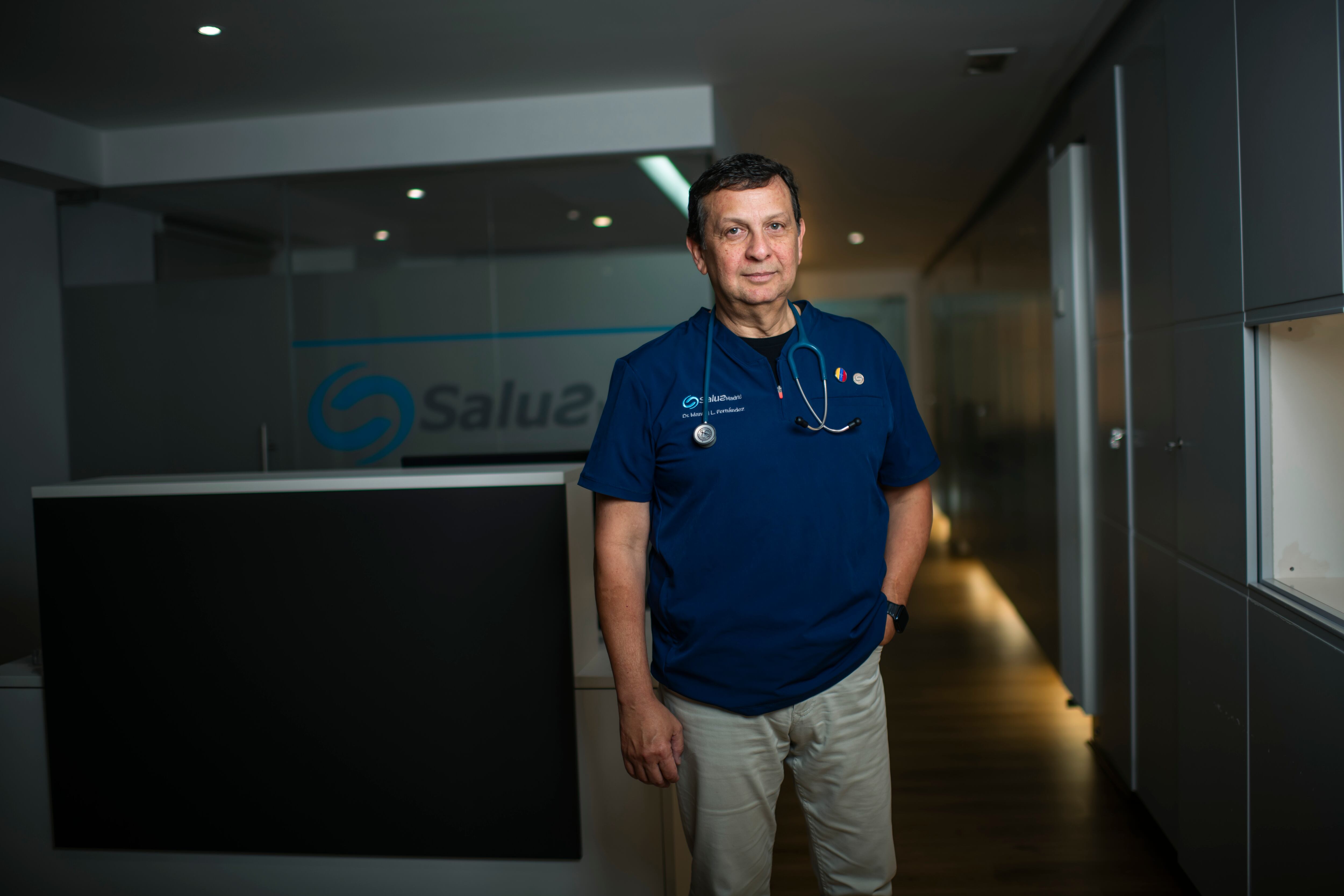 Manuel Lorenzo Fernández, medico y dueño de la clínica Salus Madrid, afirma que un tercio de sus clientes van a viajar a Venezuela para votar.