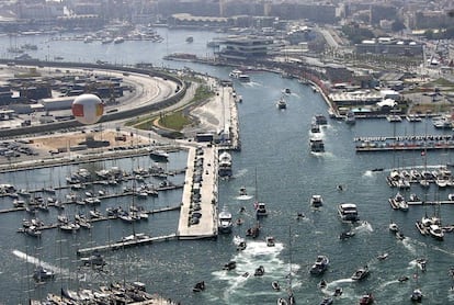 Vista a&eacute;rea de la nueva d&aacute;rsena del puerto en 2008. 