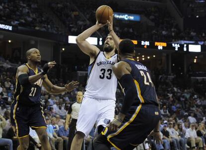 Marc Gasol, de Memphis, en un partido contra Indiana.