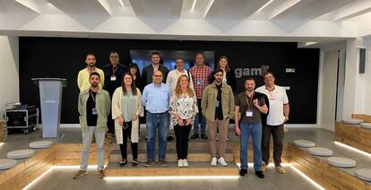 Foto de familia en un curso de formador de formadores.