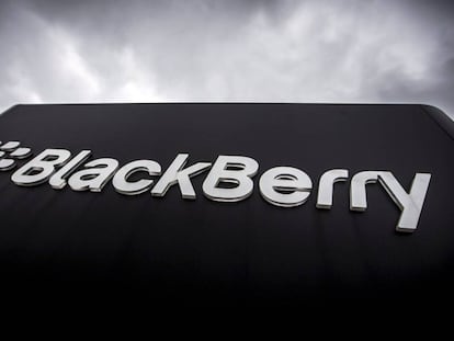 BlackBerry demanda a Facebook por el uso de sus patentes en WhatsApp y otras apps