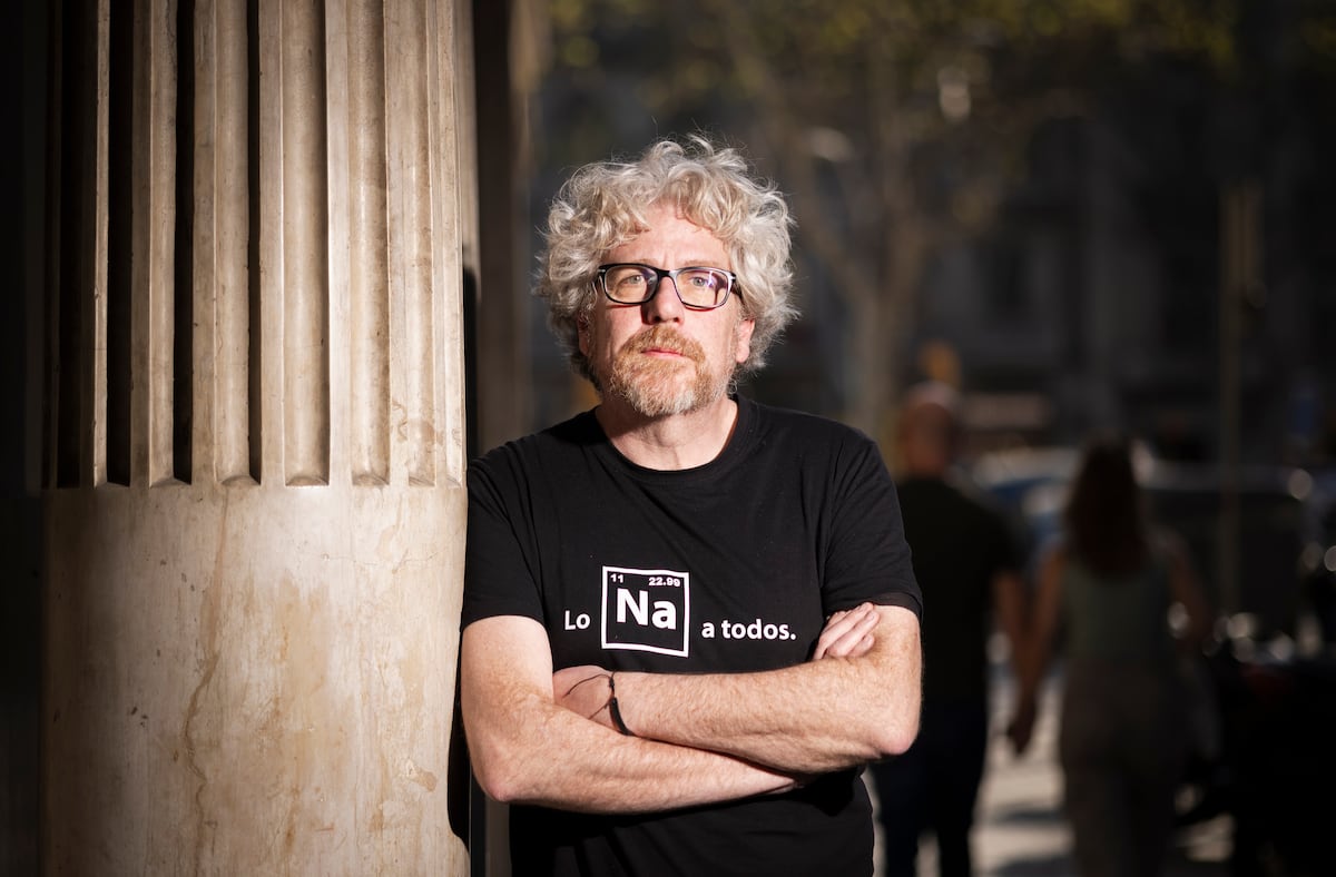 Dwarves Grow: FC Barcelona Tactics & Analysis