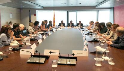 Reunión del consejero El Homrani con representantes de las cuatro diputaciones catalanas.