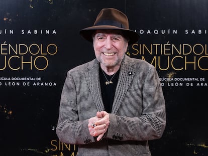 Joaquín Sabina acude a la presentación del documental 'Sintiéndolo mucho', en el cine Callao en noviembre de 2022.