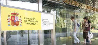 Sede de la Direcci&oacute;n General de Seguros y Fondos de Pensiones, en Madrid.