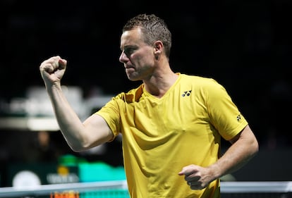 Hewitt celebra una victoria durante la serie contra Finlandia en el Martín Carpena.