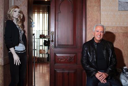 Paul Marciano, en las oficinas de Guess del paseo de Gràcia de Barcelona.