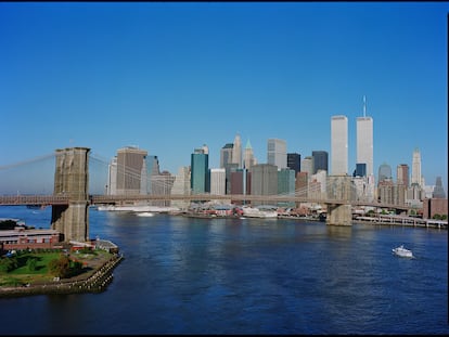 The story behind the photo of the Twin Towers taken 16 minutes before the first impact