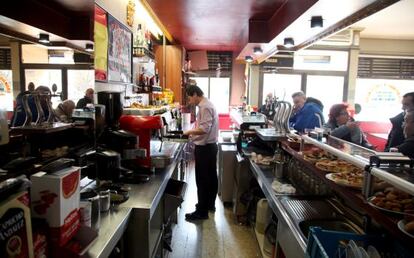 Cafeter&iacute;a Chelle de Vallecas, donde se produjo la reyerta entre bandas latinas el lunes.