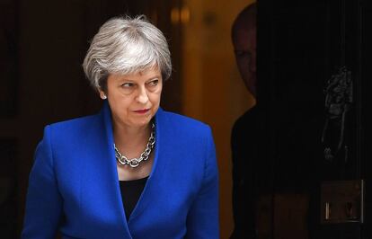 La primera ministra británica, Theresa May, este miércoles a las puertas del 10 de Downing Street. EFE/ Andy Rain